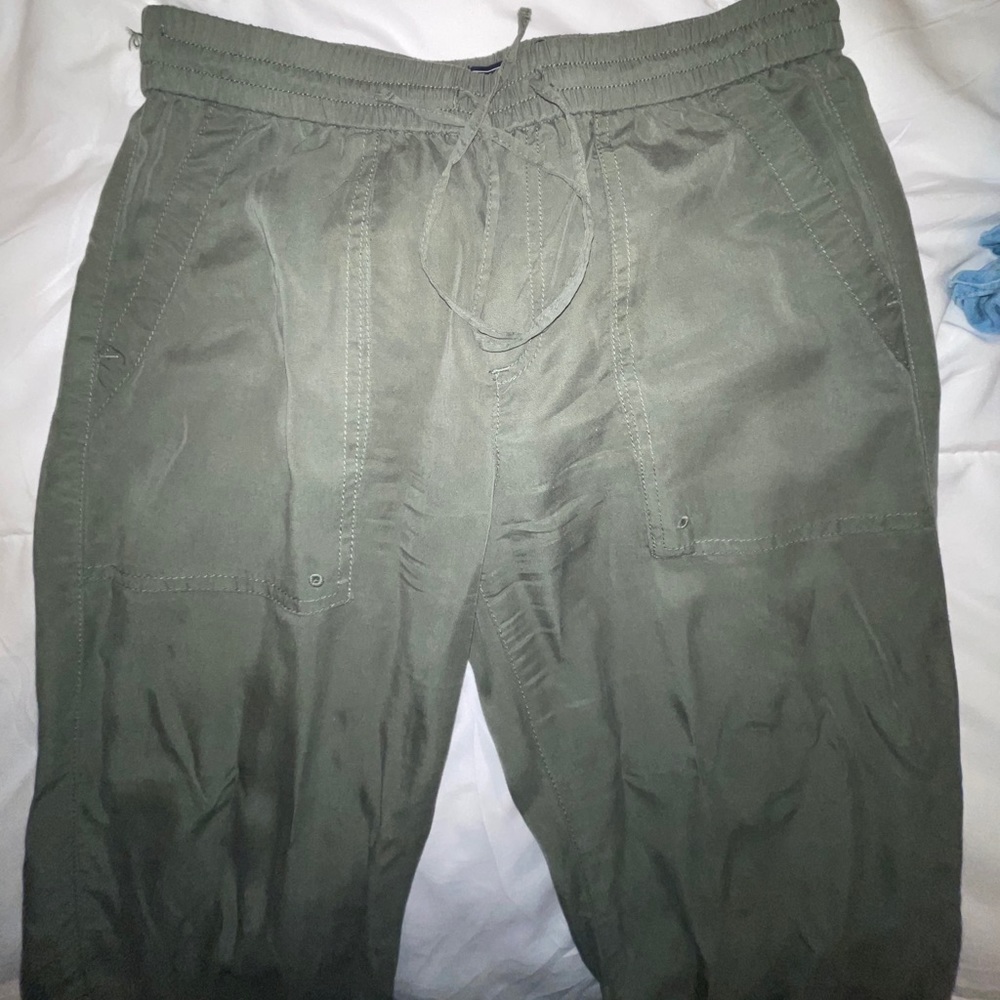 Gap olive green joggers